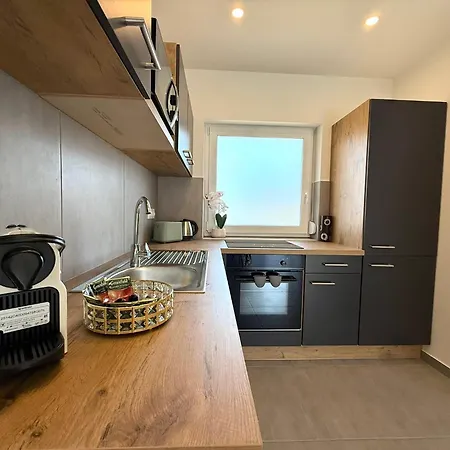 Local-lux Garden A- 2 Bedrooms-terrace Apartment