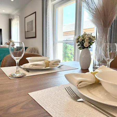 Local-lux Garden A- 2 Bedrooms-terrace Apartament Kecskemét