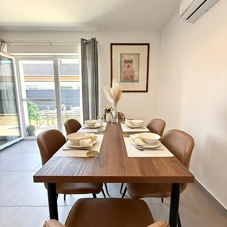 Local-lux Garden A- 2 Bedrooms-terrace