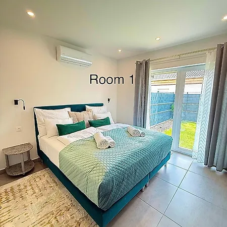 Local-lux Garden A- 2 Bedrooms-terrace Kecskemét