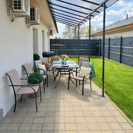 Local-lux Garden A- 2 Bedrooms-terrace *
