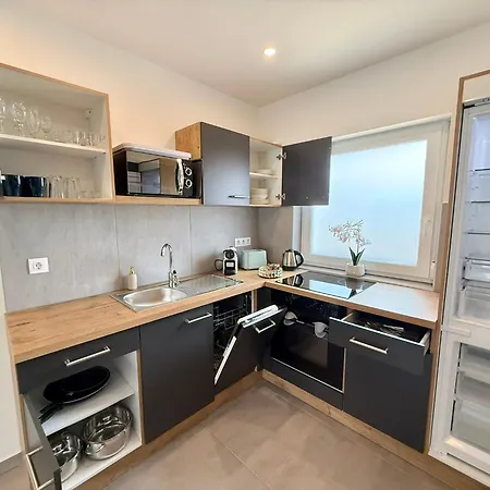 Local-lux Garden A- 2 Bedrooms-terrace Kecskemét