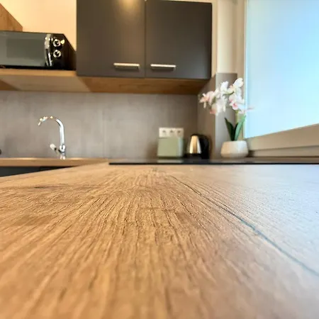 Local-lux Garden A- 2 Bedrooms-terrace アパート